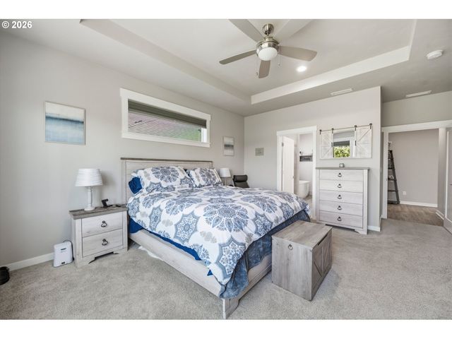6302 Se MCINNIS St, Hillsboro, OR 97123