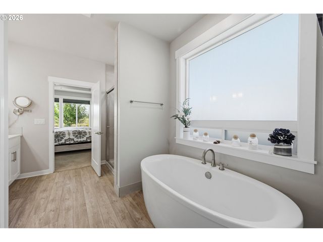 6302 Se MCINNIS St, Hillsboro, OR 97123