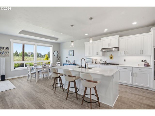 6302 Se MCINNIS St, Hillsboro, OR 97123