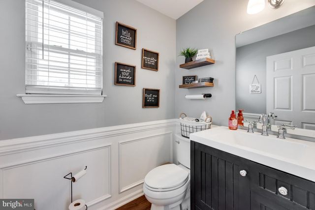 56 OAKTON DR, Atco, NJ 08004