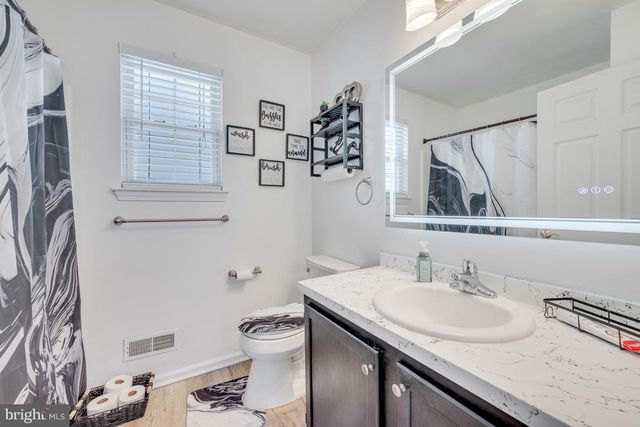 56 OAKTON DR, Atco, NJ 08004