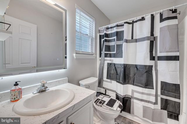 56 OAKTON DR, Atco, NJ 08004