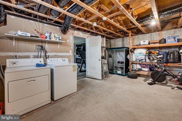 56 OAKTON DR, Atco, NJ 08004