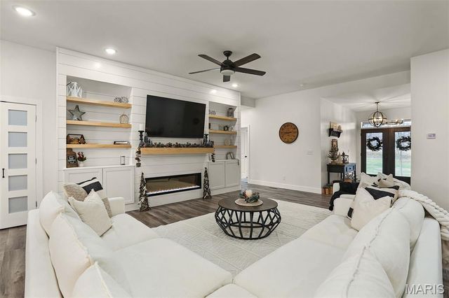 7302 W Kirsch Road, Collinsville, IL 62234