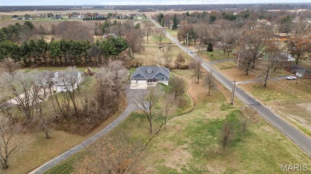 7302 W Kirsch Road, Collinsville, IL 62234