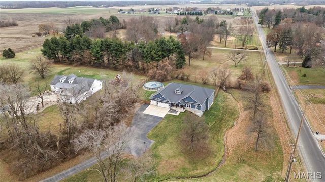 7302 W Kirsch Road, Collinsville, IL 62234