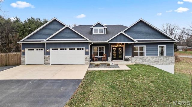 7302 W Kirsch Road, Collinsville, IL 62234