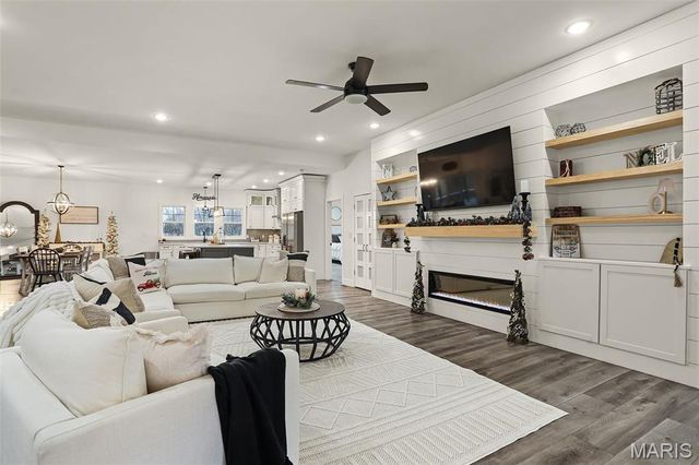 7302 W Kirsch Road, Collinsville, IL 62234