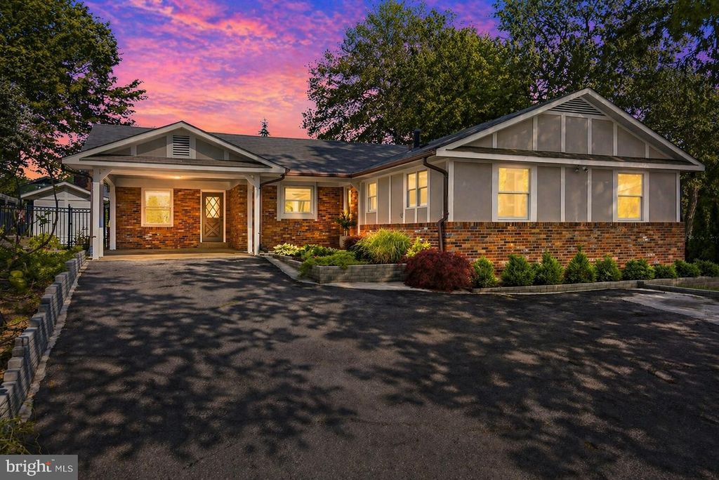 Image 2 of property listing at 9329 HARVEY RD, Silver Spring, MD 20910