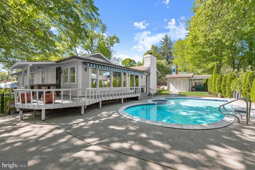 Image 31 of property listing at 9329 HARVEY RD, Silver Spring, MD 20910