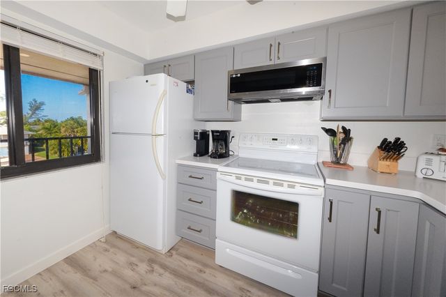 21490 Bay Village DR 264, Fort Myers Beach, FL 33931