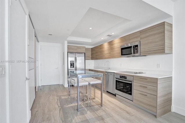 121 NE 34th St 2305, Miami, FL 33137