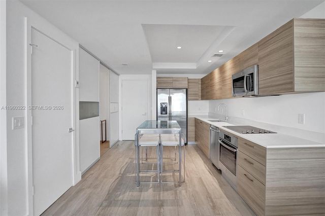 121 NE 34th St 2305, Miami, FL 33137