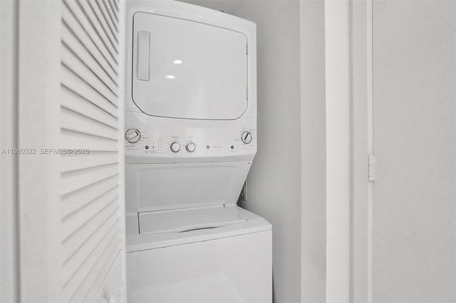 121 NE 34th St 2305, Miami, FL 33137