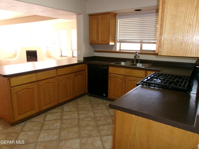 3933 EMORY Road, El Paso, TX 79922