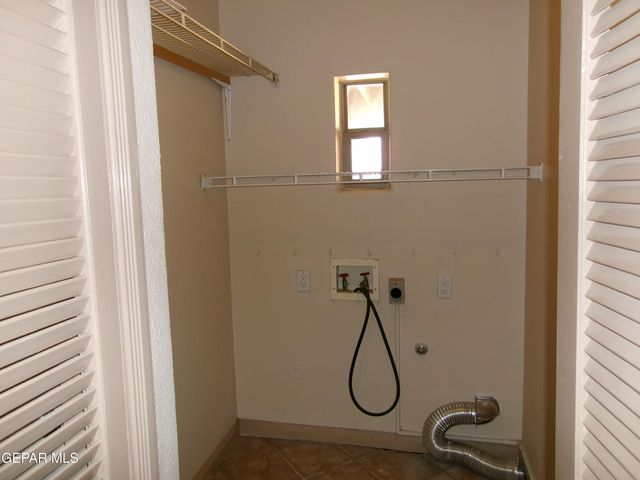 3933 EMORY Road, El Paso, TX 79922