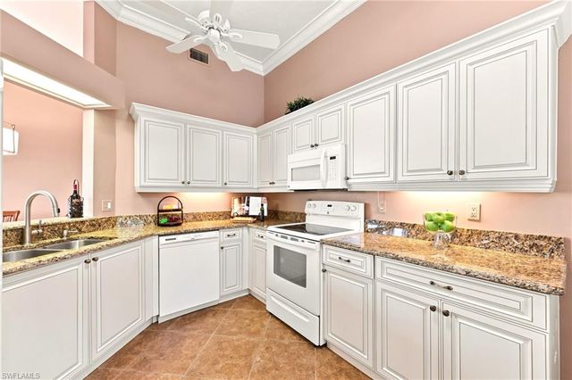 2671 Citrus Lake DR 306, Naples, FL 34109