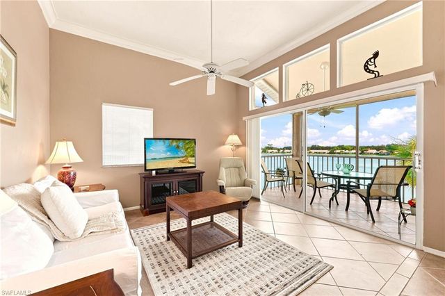 2671 Citrus Lake DR 306, Naples, FL 34109