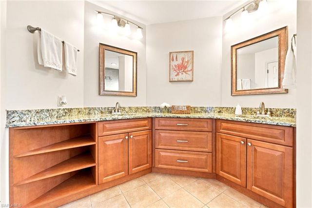2671 Citrus Lake DR 306, Naples, FL 34109