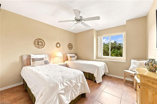 2671 Citrus Lake DR 306, Naples, FL 34109