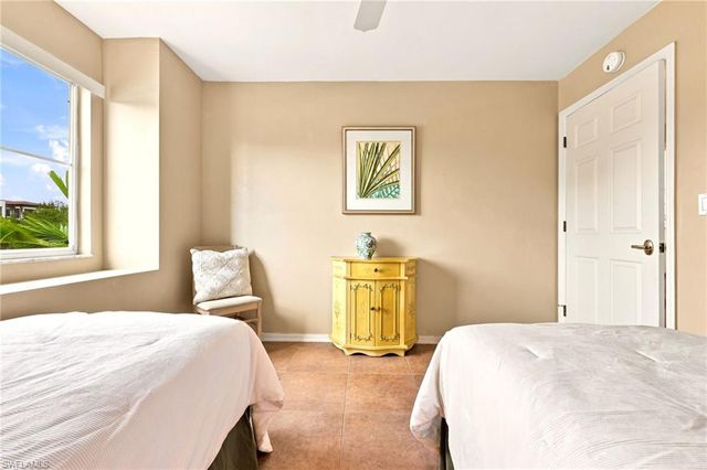 2671 Citrus Lake DR 306, Naples, FL 34109
