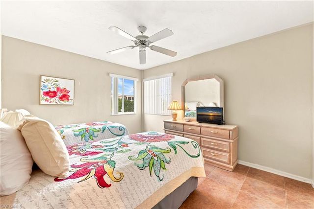 2671 Citrus Lake DR 306, Naples, FL 34109