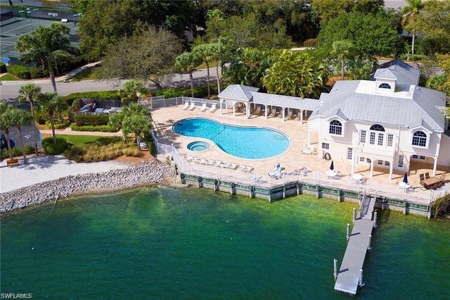 2671 Citrus Lake DR 306, Naples, FL 34109