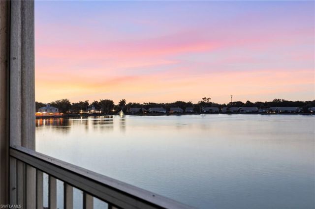 2671 Citrus Lake DR 306, Naples, FL 34109