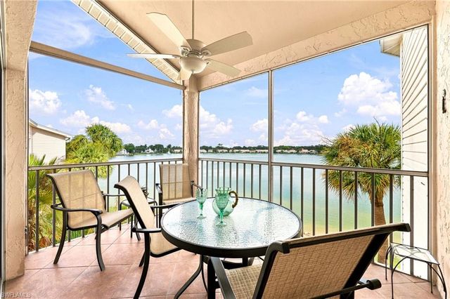 2671 Citrus Lake DR 306, Naples, FL 34109