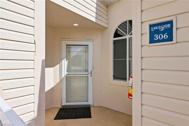 2671 Citrus Lake DR 306, Naples, FL 34109