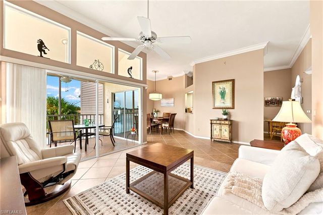 2671 Citrus Lake DR 306, Naples, FL 34109