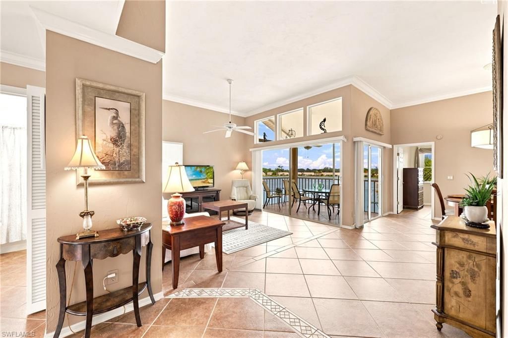 2671 Citrus Lake DR 306, Naples, FL 34109
