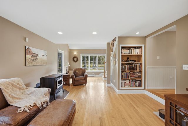 80 Dodge Hill Rd, Sutton, MA 01590