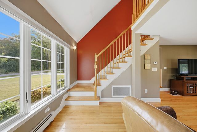 80 Dodge Hill Rd, Sutton, MA 01590