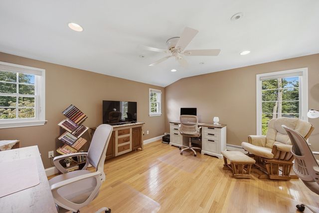 80 Dodge Hill Rd, Sutton, MA 01590