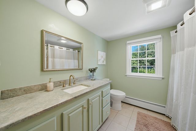 80 Dodge Hill Rd, Sutton, MA 01590