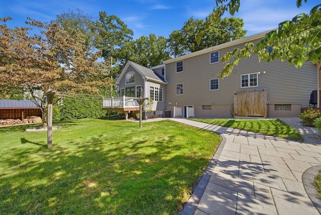 80 Dodge Hill Rd, Sutton, MA 01590