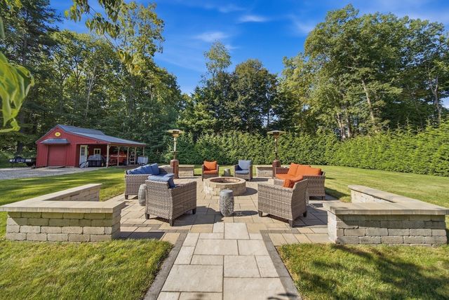 80 Dodge Hill Rd, Sutton, MA 01590