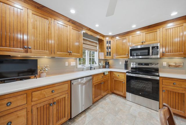 80 Dodge Hill Rd, Sutton, MA 01590