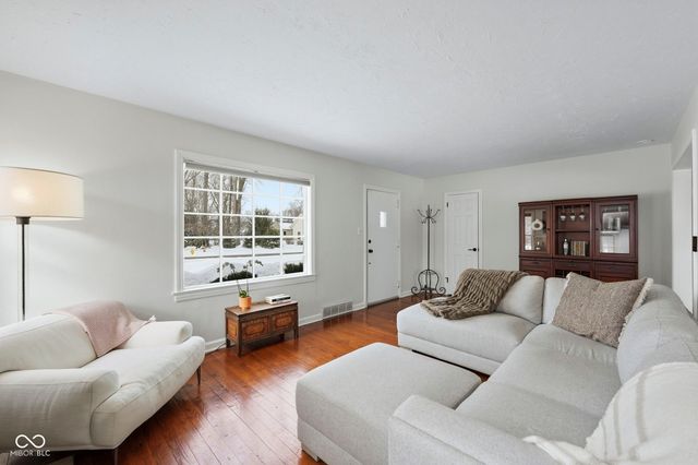 1025 Oswego Road, Carmel, IN 46032