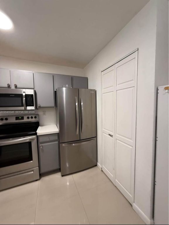 2198 NE 167th Street 2198, North Miami Beach, FL 33162