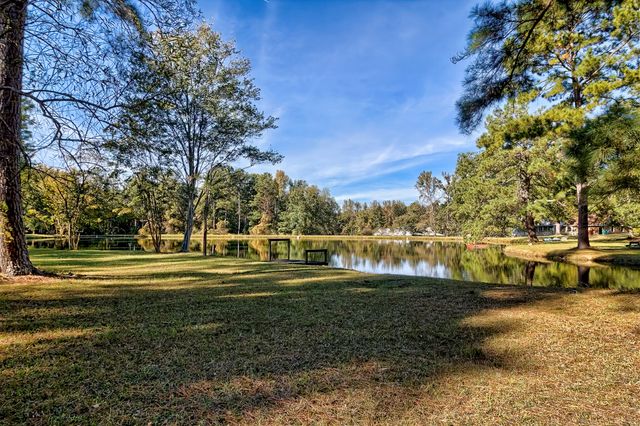 87 Fort Sullivan Circle, Dalzell, SC 29040