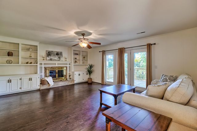 87 Fort Sullivan Circle, Dalzell, SC 29040