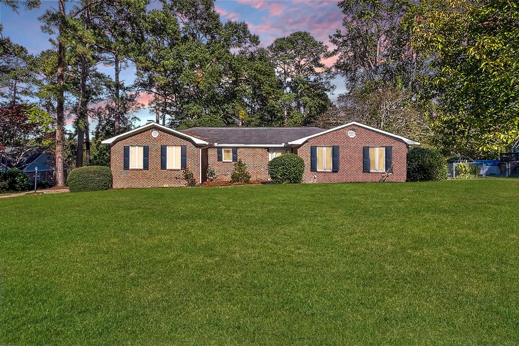87 Fort Sullivan Circle, Dalzell, SC 29040