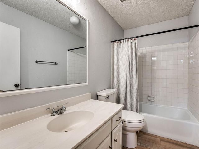 4605 Dove Tree Lane, Oklahoma City, OK 73162