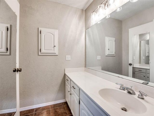 4605 Dove Tree Lane, Oklahoma City, OK 73162