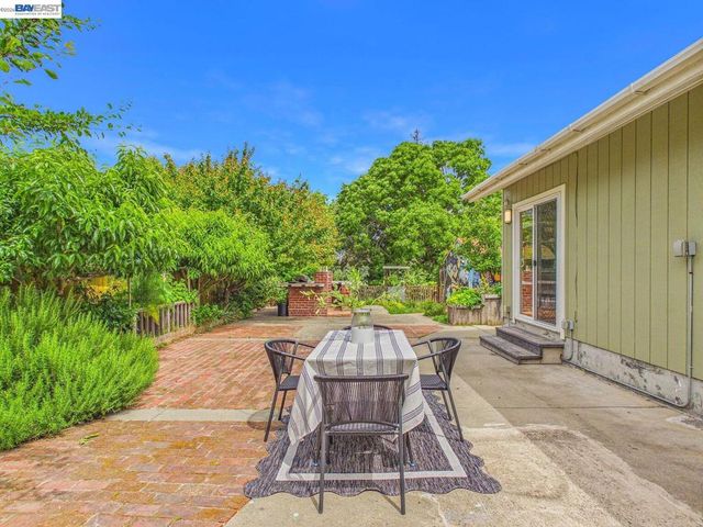 1943 Regello Ct, San Pablo, CA 94806