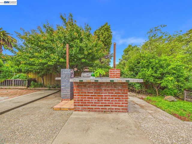 1943 Regello Ct, San Pablo, CA 94806