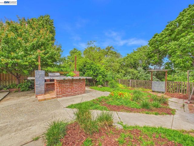 1943 Regello Ct, San Pablo, CA 94806