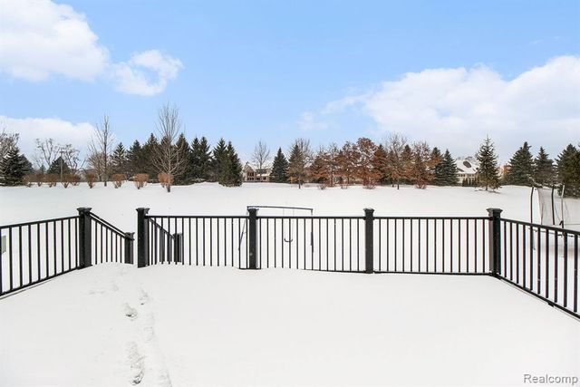 49772 Shoreline Drive, Canton, MI 48187